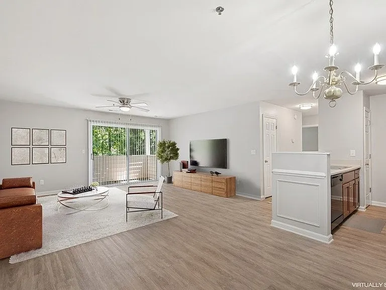 Woodgate — Photo 1