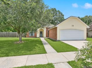 6216 Woodbend Dr, Zachary, LA 70791