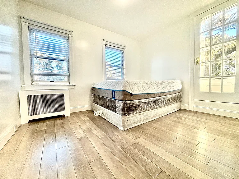 Pembroke Ave — Photo 1