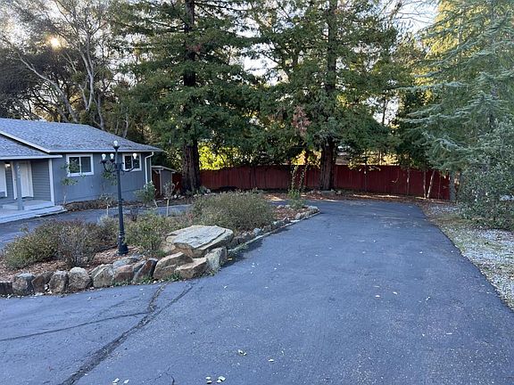 2nd image of 4258A Grannys Ln