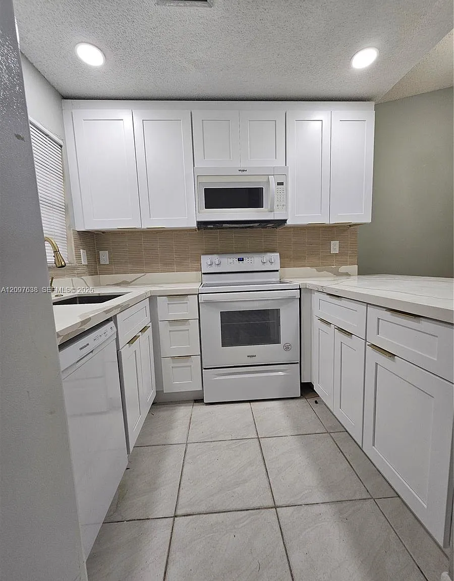 Sierra Ridge Condo A — Photo 4