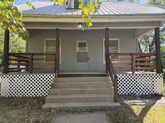 2nd image of 116 S Elm St