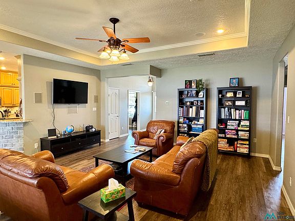 4th image of 4009 Springwood Dr