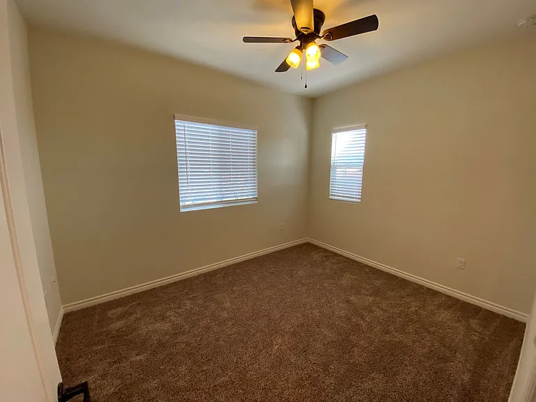 Santa Barbara Luxury Apartment Homes — Photo 7