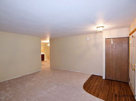 5th image of 30W270 Holyoke Ct