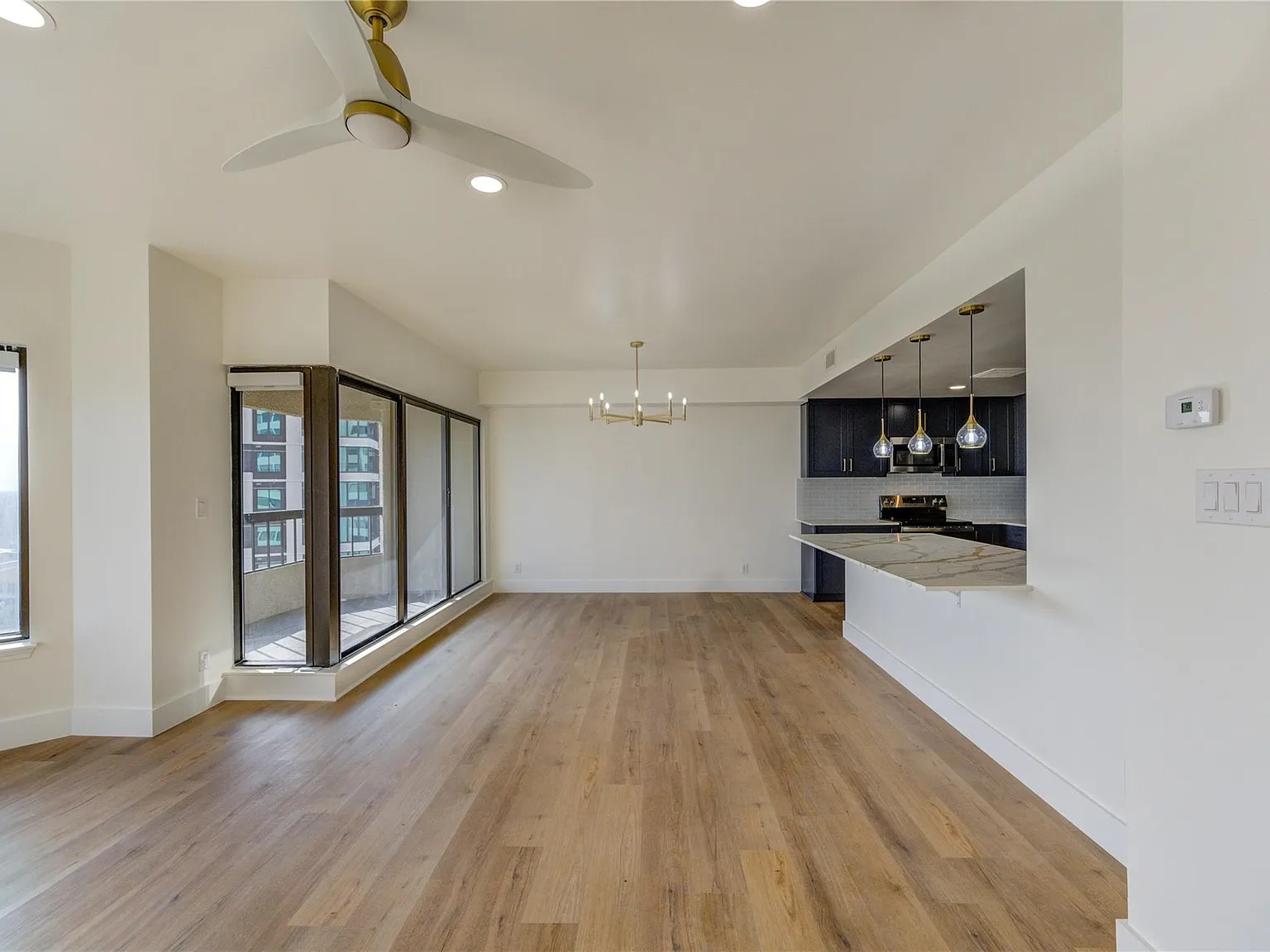 2 bed, 2.0 bath, 1250 sqft, $2,795 — Photo 2
