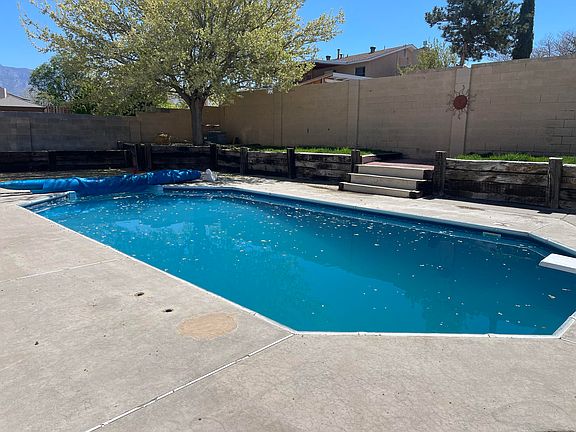 4th image of 6704 Beck Dr NE
