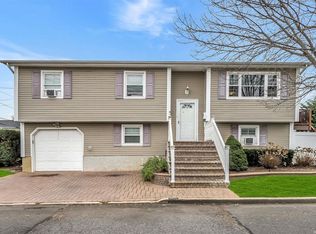 2505 Osage Pl, Seaford, NY 11783