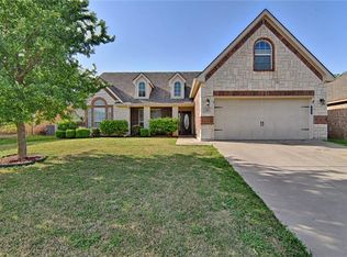201 Stonegate Blvd, Alvarado, TX 76009