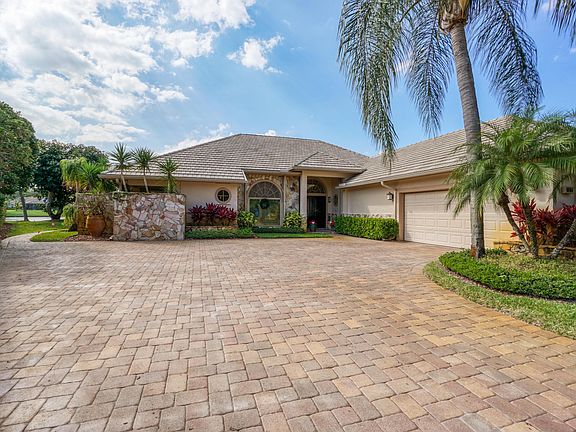 4th image of 18164 SE Laurel Leaf Ln