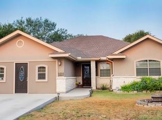 210 N 1st St, Uvalde, TX 78801