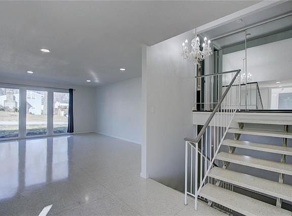 4th image of 1407 N 81st St