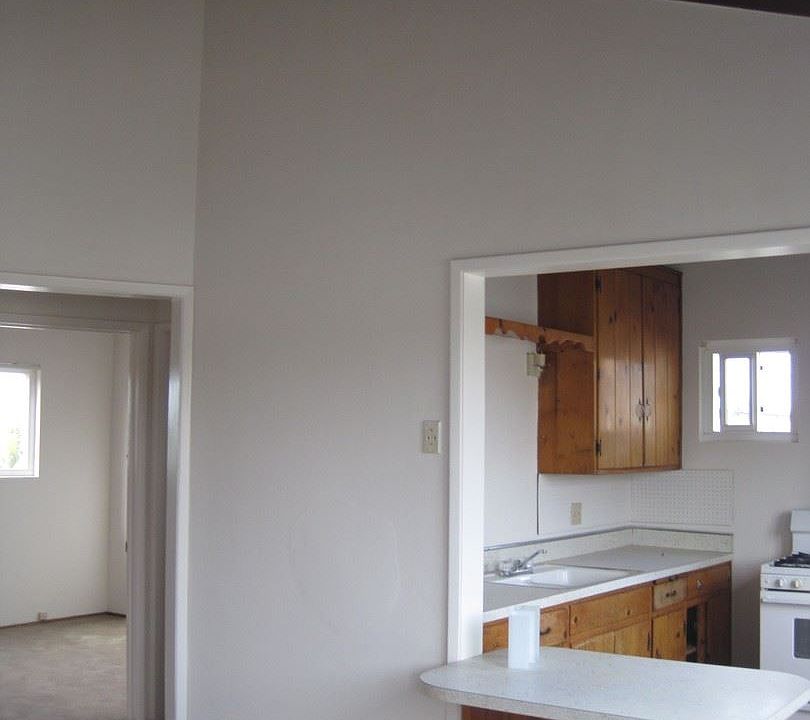 2nd image of 2621 1/2 Monroe Ave