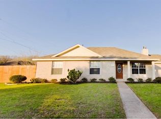 305 Maple Ln, Elgin, TX 78621