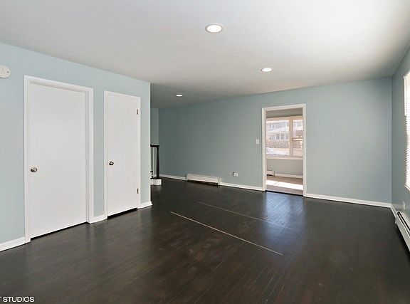 2nd image of 1422 Lincoln St
