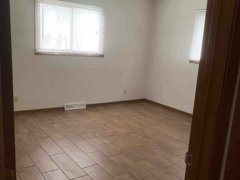 536 S Lincoln St #B — Photo 10