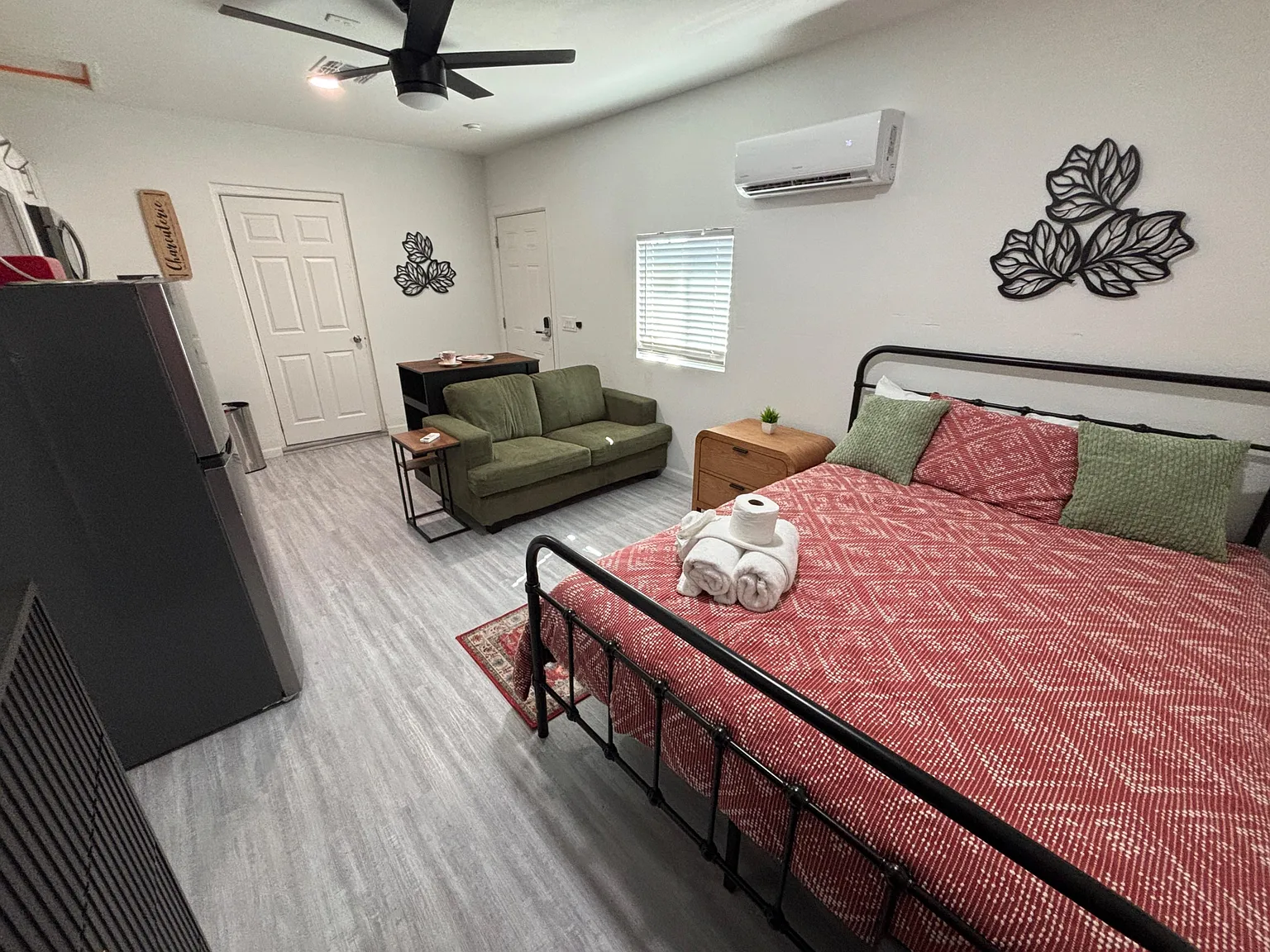 1 bed, 1.0 bath, 200 sqft, $1,481 — Photo 2