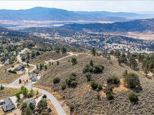 25201 Jacaranda Dr, Tehachapi, CA 93561