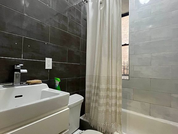 3rd image of 551 W 170th St APT 17