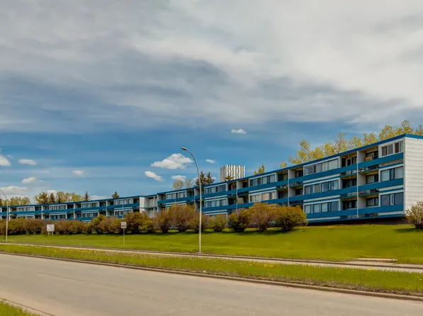 1340 University Dr NW #223, Calgary, AB T2N 3Y7