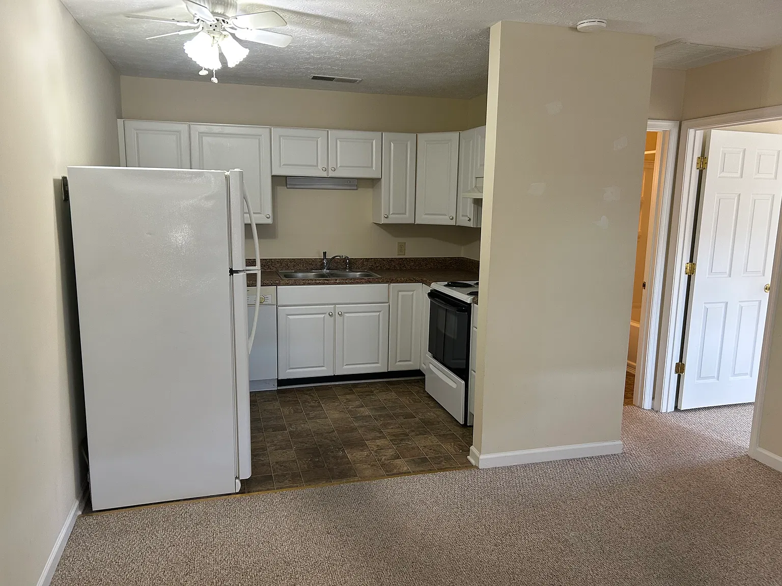 1 bed, 440 sqft, $800 — Photo 2