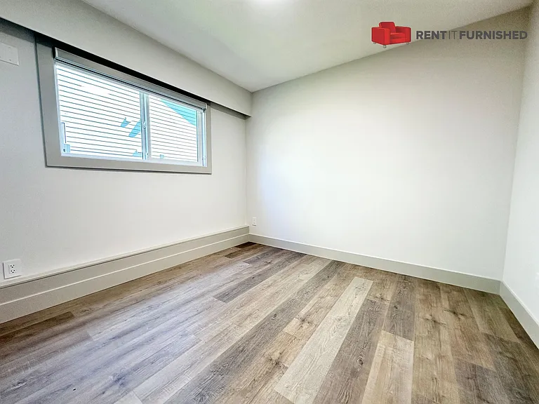 8960 Ash St — Photo 12