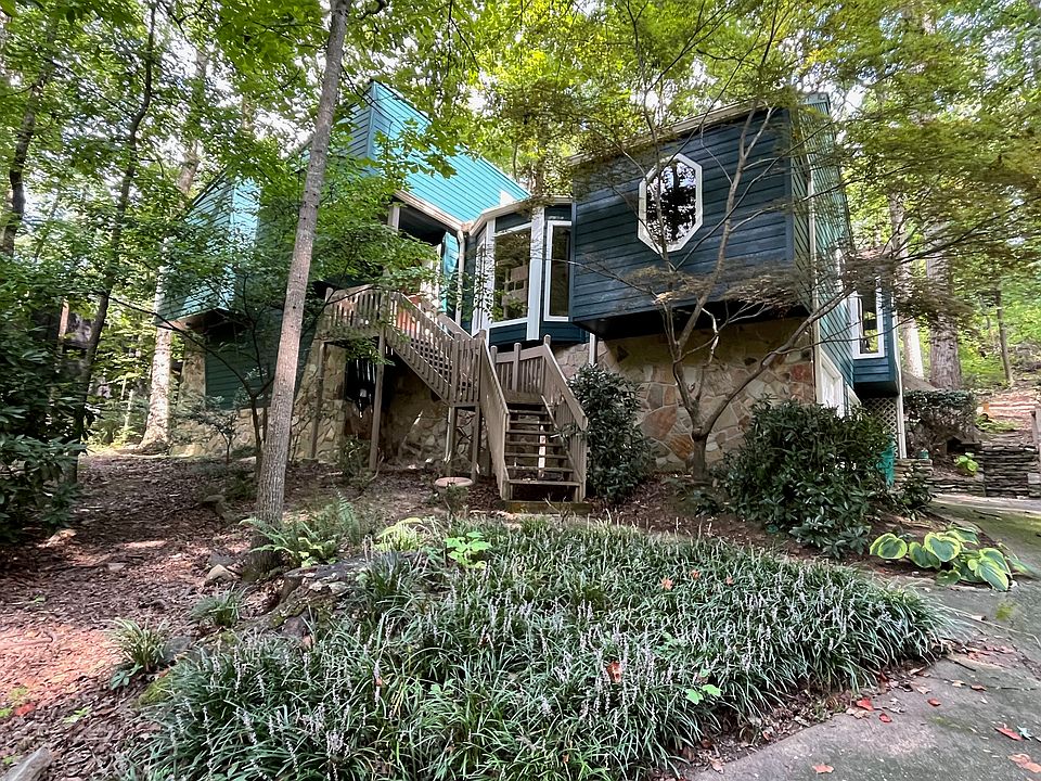 1st image of 3880 Cedar Cliff Ct SE