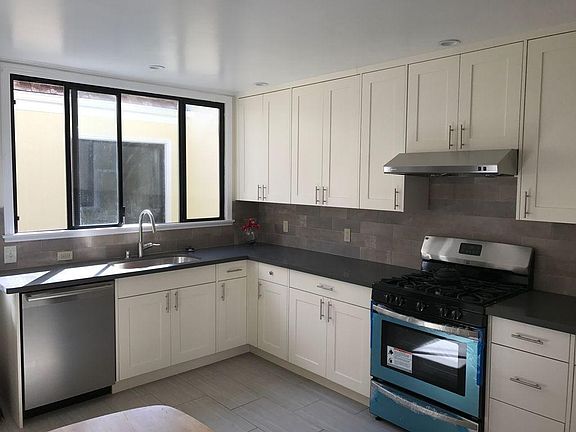 3rd image of 561 Girard St