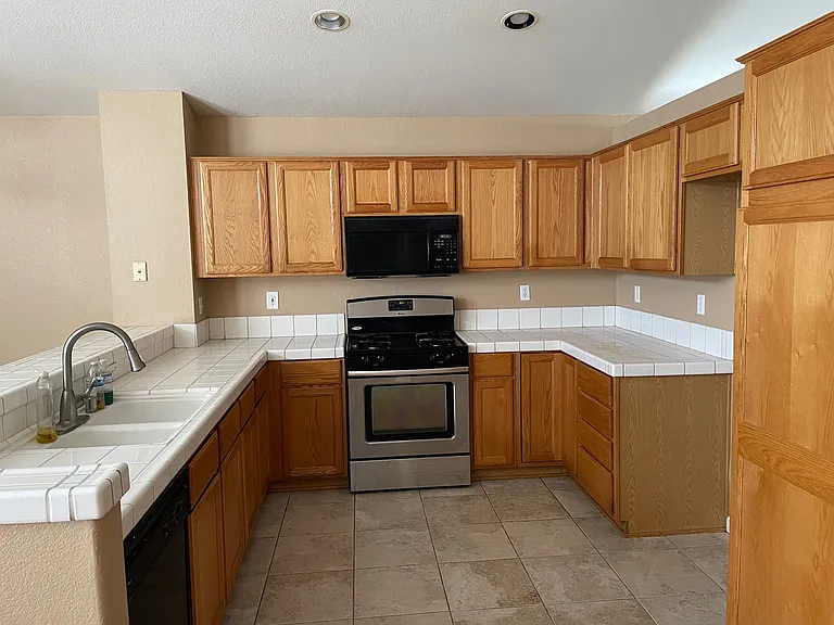 1966 Pin Oak Ln — Photo 11