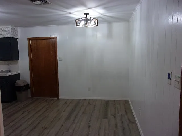 3 bed, 1.0 bath, 1350 sqft, $1,550 — Photo 4