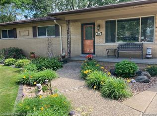 410 Spezia Dr, Oxford, MI