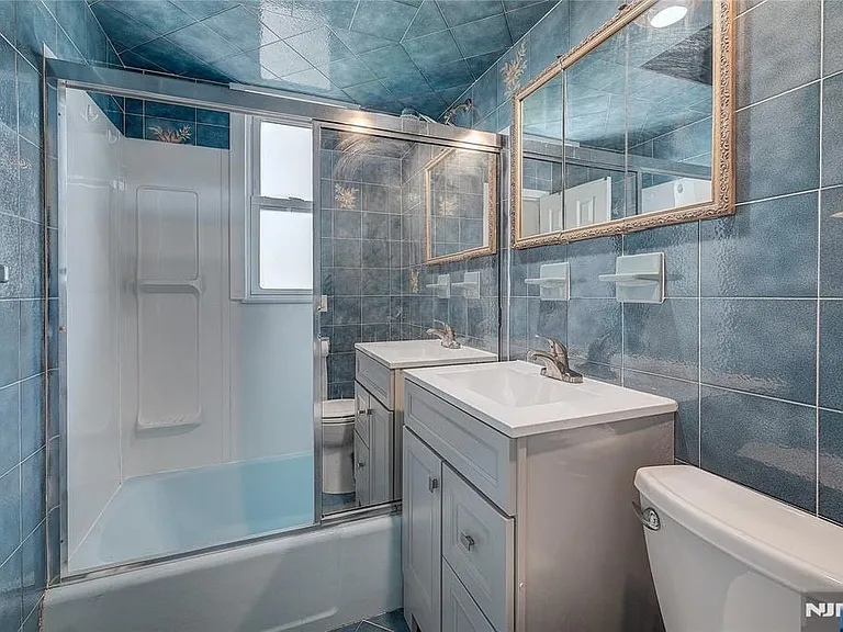 33 Fournier Cres — Photo 10