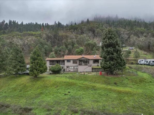 4644 Glen Echo Way, Central Pt, OR 97502