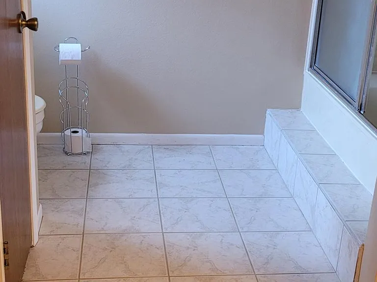 109 Greenleaf Dr — Photo 7