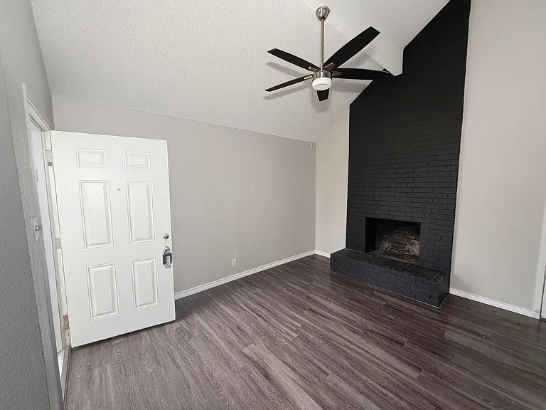 1900 W Taylor St — Photo 21