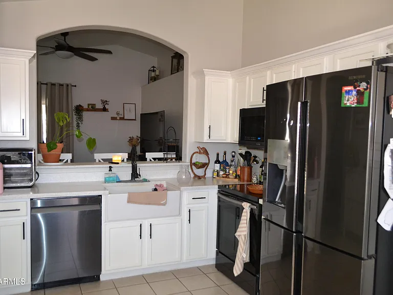 1441 W Montebello Ave — Photo 3