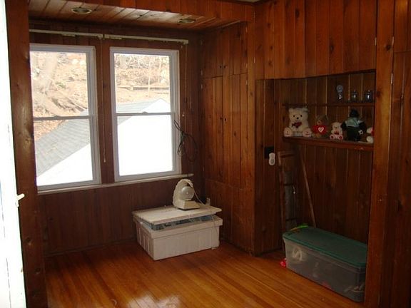 3rd image of 63 Rollinson St