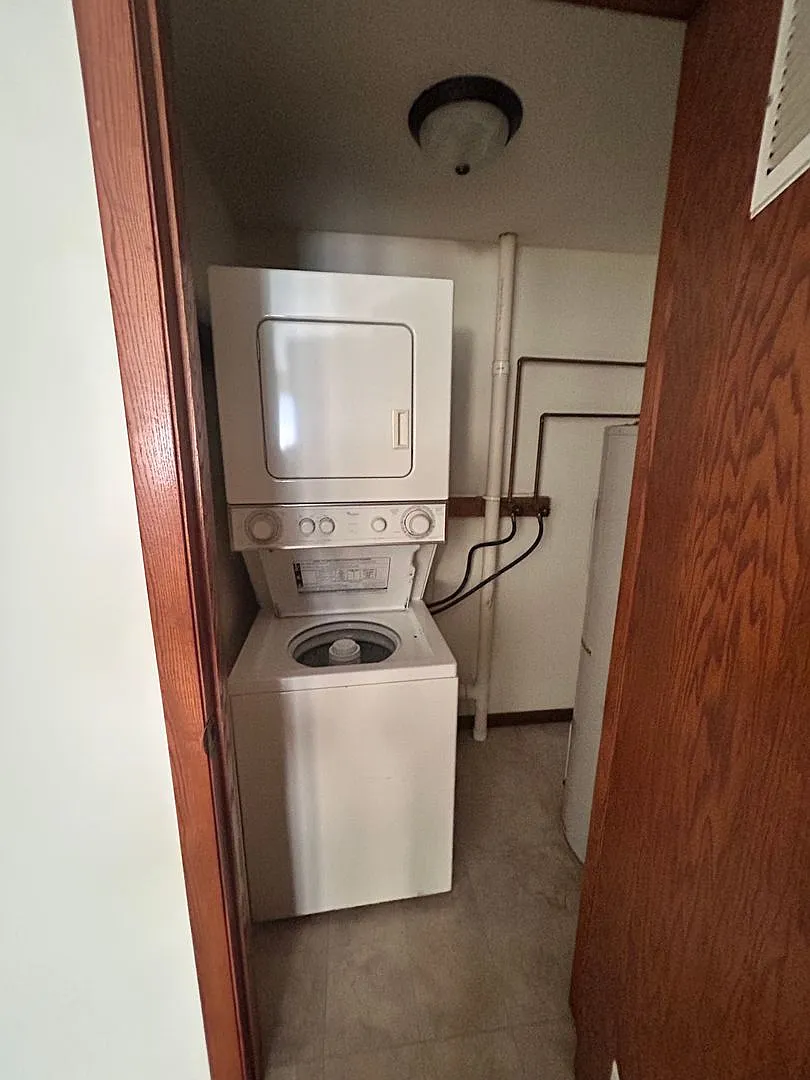601 Colfax St — Photo 4