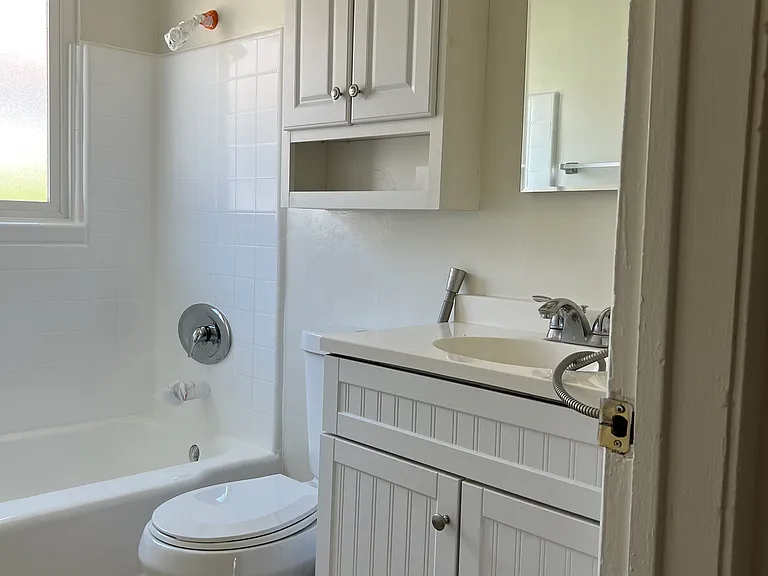 2307 Kenmere Ave — Photo 7