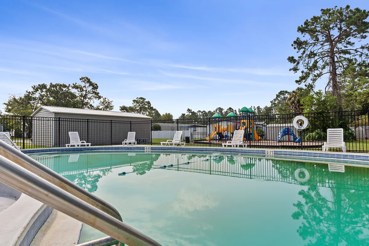 Building Photo - Paradise Village