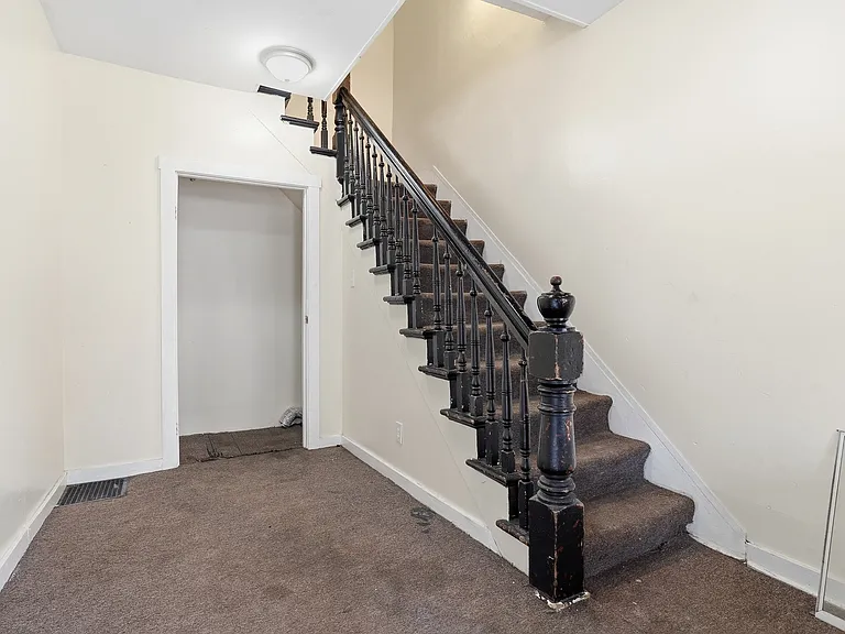 144 Ridge Ave #2 — Photo 4