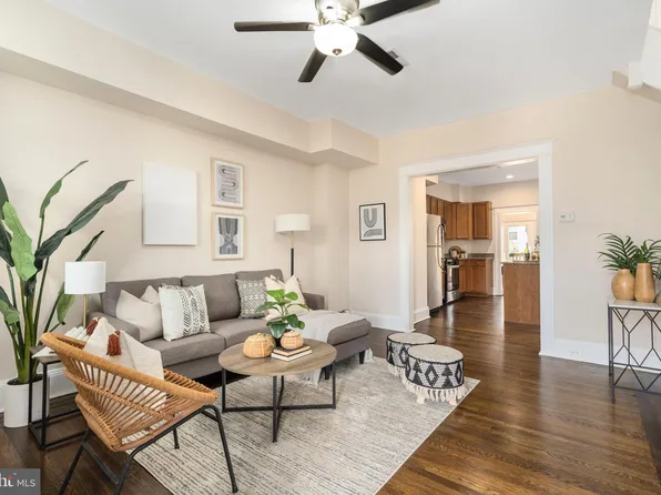 819 Unetta Ave, Baltimore, MD 21229