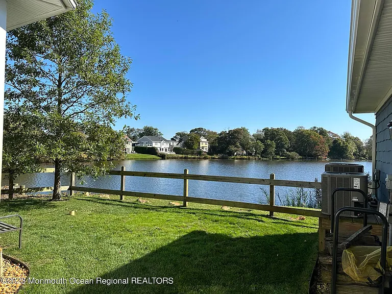 330 Villa Park Way — Photo 43