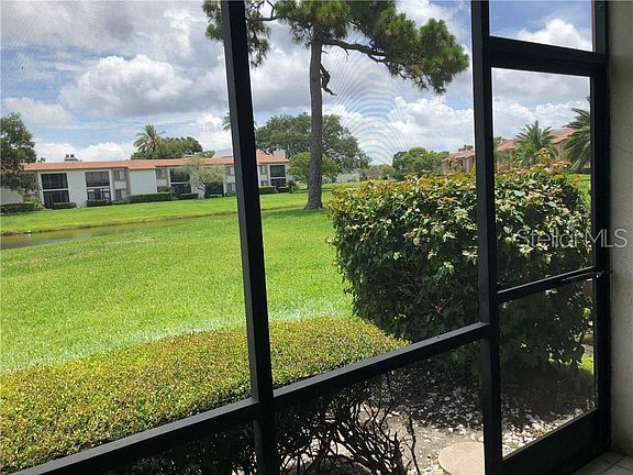 5th image of 121 Lakeside Dr #121