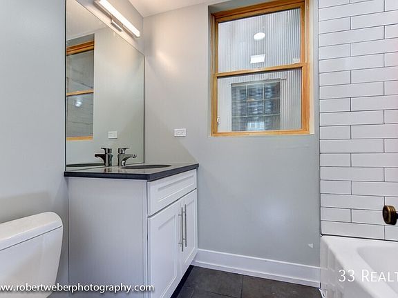 5th image of 919 Pleasant St APT 2R