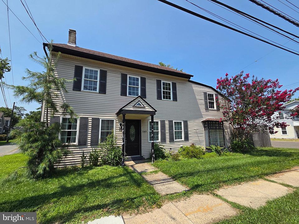 1st image of 549 Main St