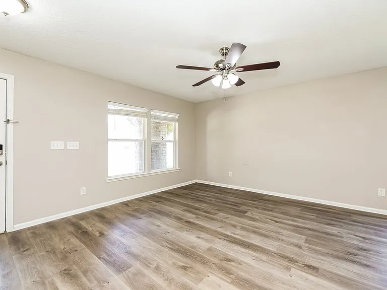 12290 Lawson Creek Dr — Photo 15