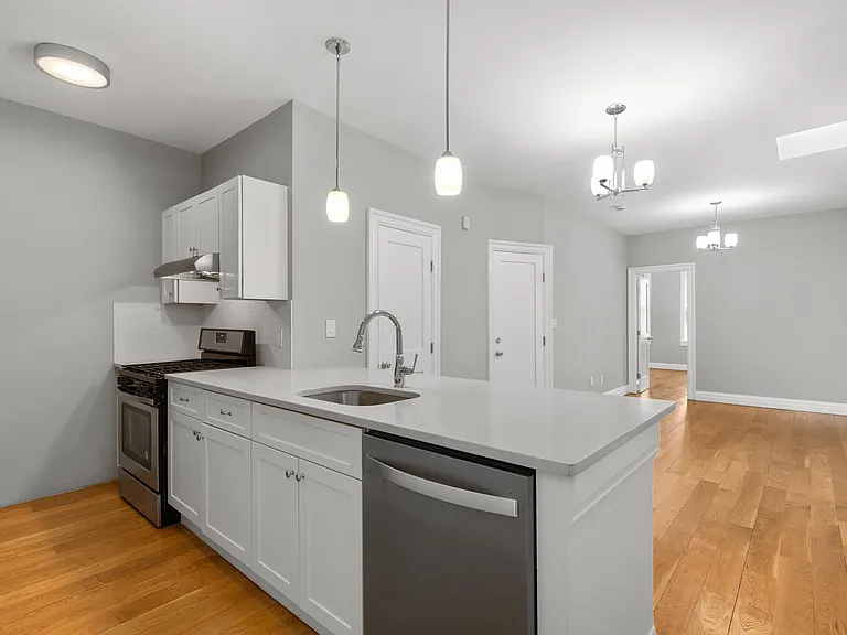 29 Milton Ave #2 — Photo 6