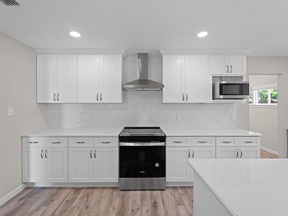 5th image of 1906 Colony Dr