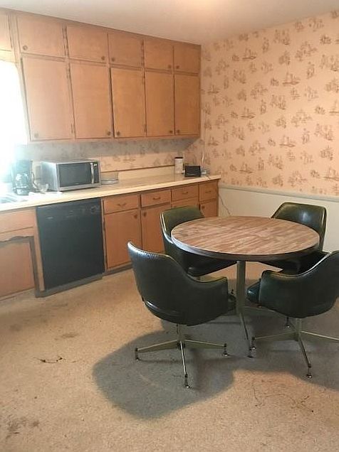 2nd image of 7445 Lindsay Dr